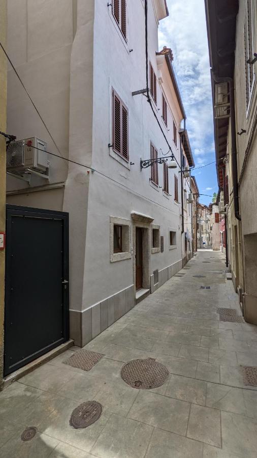 Apartma Ana Koper Bagian luar foto